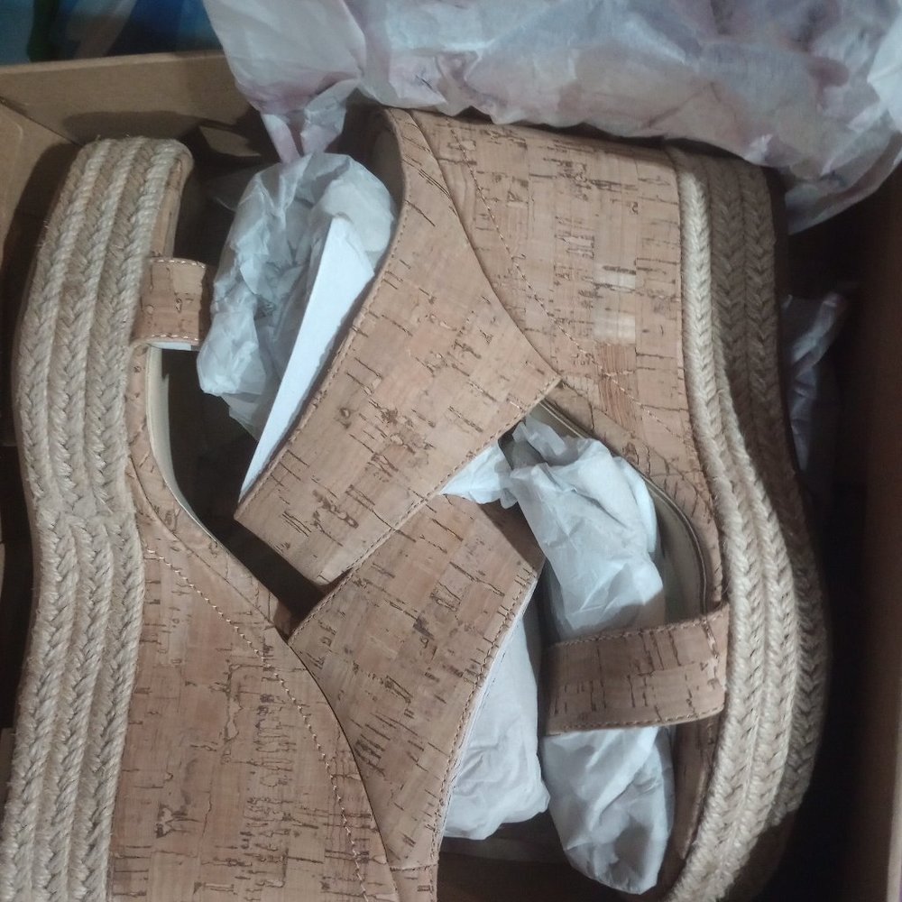 Jessica Simpson tan wedge Sandals